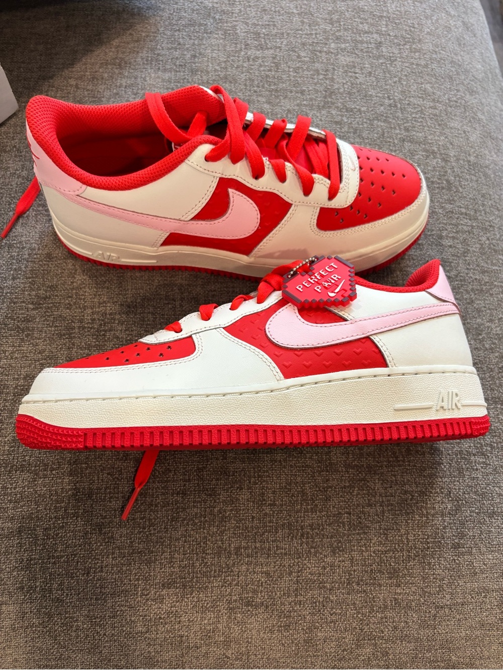 Nike Air force 1 Valentine’s Low-Top Sneakers. Big Kid size.